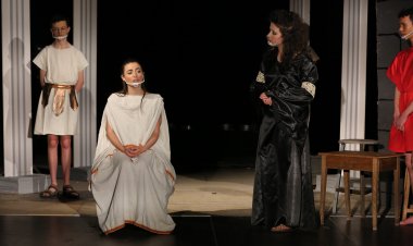 Pièce de Grec - Enquête à Thèbes