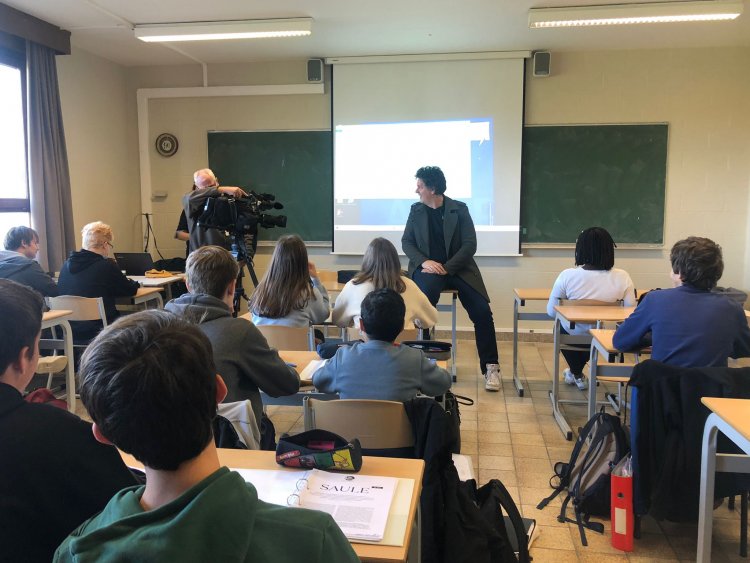 Saule de retour dans son Collège