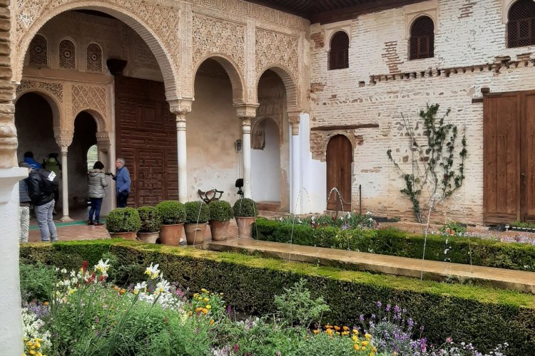 Voyage Rhétos 2022 - Espagne | Visite de l'Alhambra