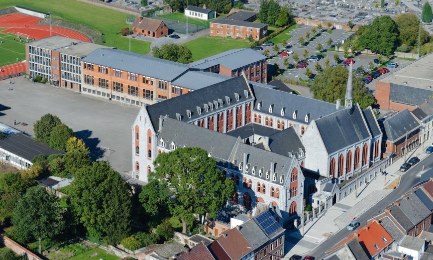 Horaire du secrétariat central les vacances d'été