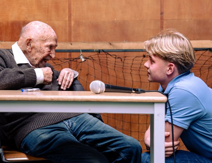 Mémoire, espoir et paix : le témoignage de Simon Gronowski auprès des élèves du CES Saint-Vincent