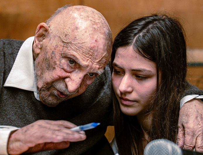 Mémoire, espoir et paix : le témoignage de Simon Gronowski auprès des élèves du CES Saint-Vincent