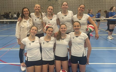 Victoire des volleyeuses lors de la finale francophone à Dinant