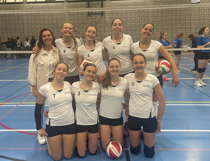 Victoire des volleyeuses lors de la finale francophone à Dinant