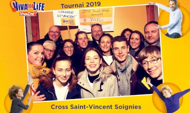 Remise du chèque au profit de Viva For Life