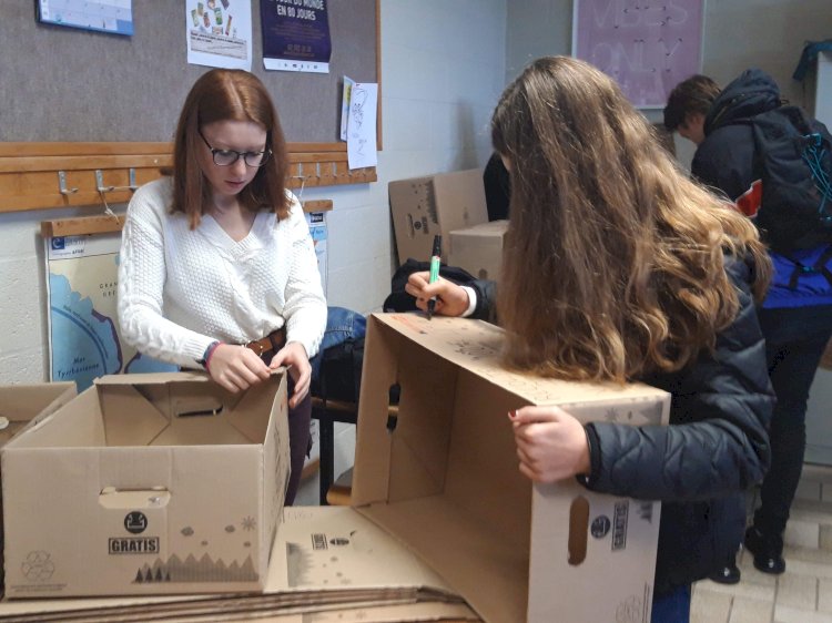 Récolte annuelle de vivres par les élèves de 5F