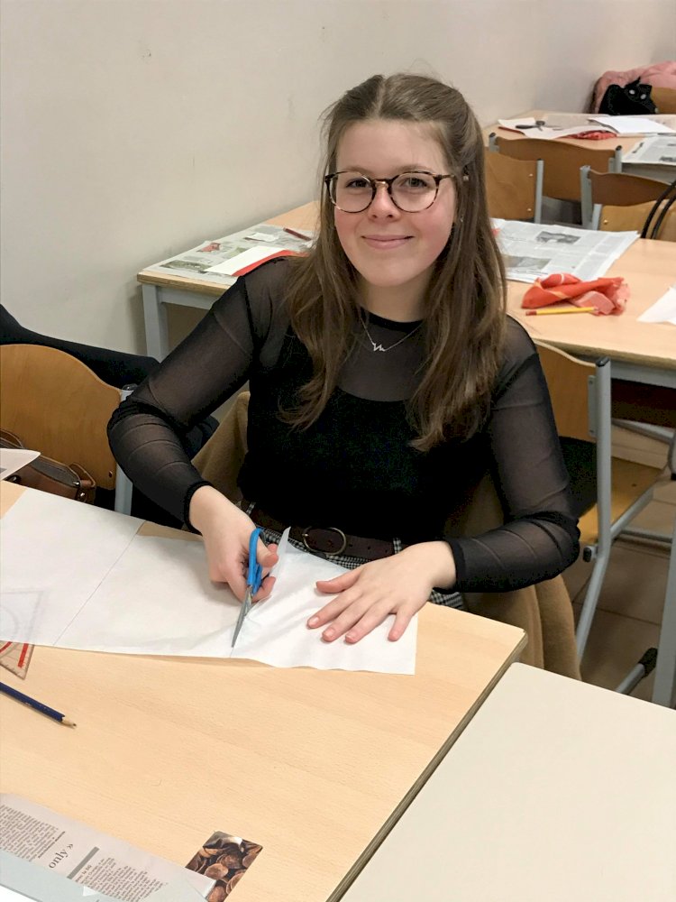 L'illustratrice Catherine Hannecart en visite à l'Institut Technique Saint-Vincent
