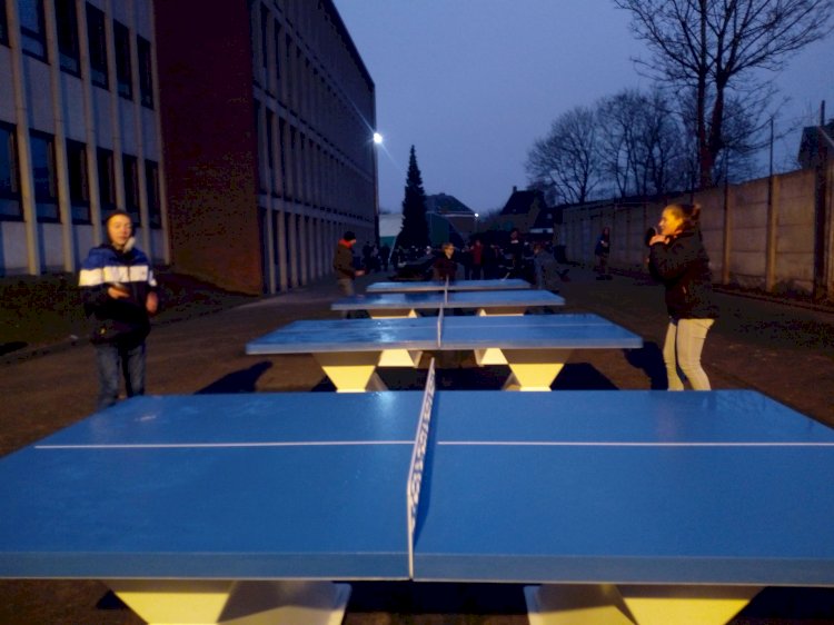 Installation des tables de ping-pong au DOA