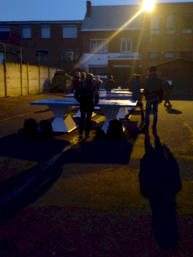 Installation des tables de ping-pong au DOA